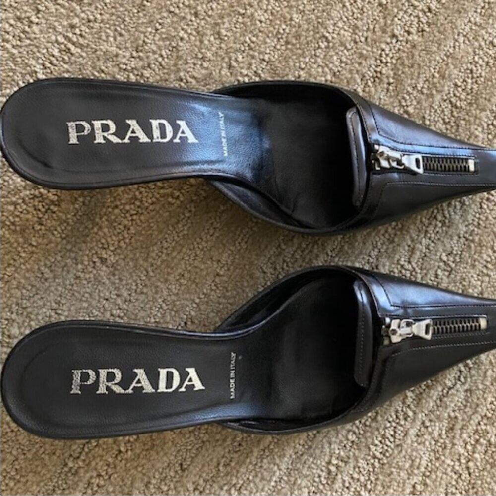 Prada Black Leather kitten heel Mules with Zippered Toe heels shoes - Picture 2 of 9
